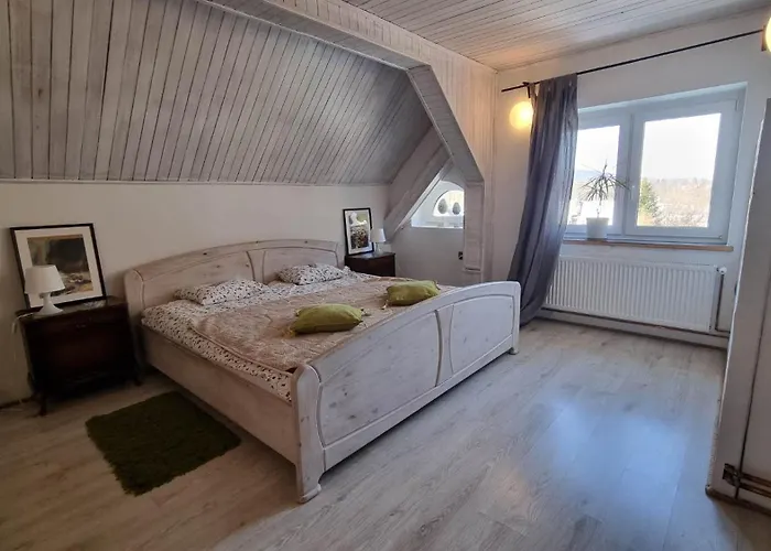 住宿加早餐酒店 Kraina Szeptow 3*